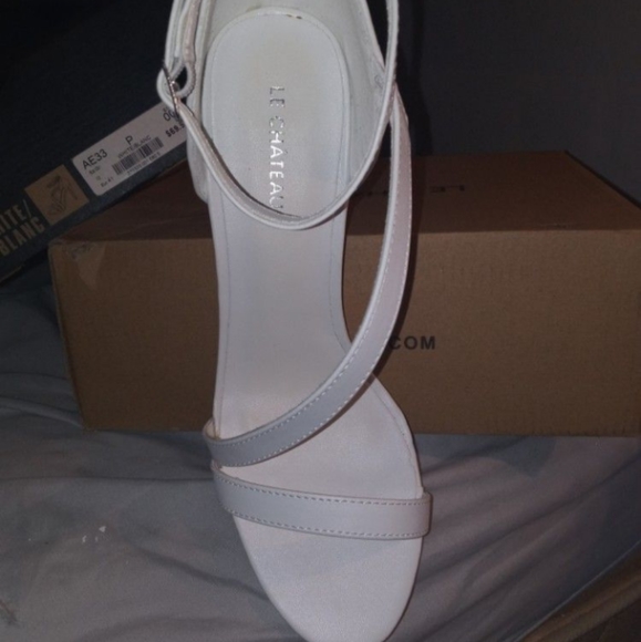 open toe ankle strap sandal. - Picture 4 of 4